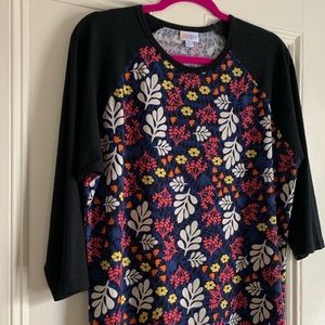 NEW LULAROE Randy tee. Size XL.